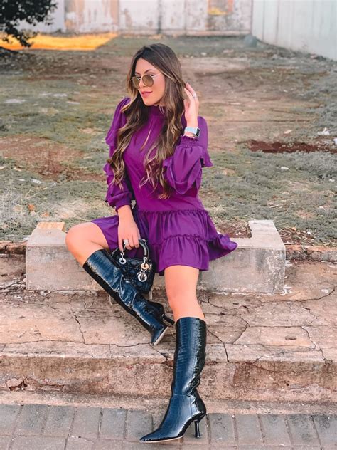 vestido curto com bota cano longo